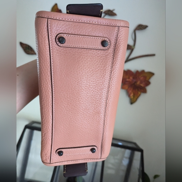 ❌SOLD CGR❌ COACH Exotic Rogue 25 in Melon - Picture 5 of 5